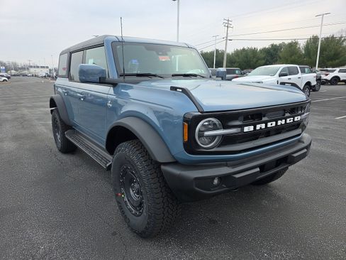 New 2025 Ford Bronco Outer Banks w/ Sasquatch Package image 7