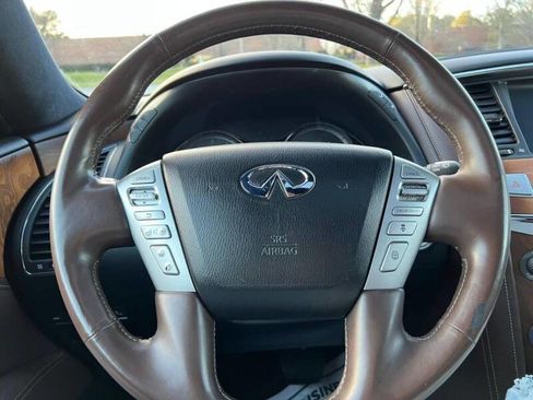 Used 2017 INFINITI QX80 Limited w/ All Season Package AWD/4WD image 2