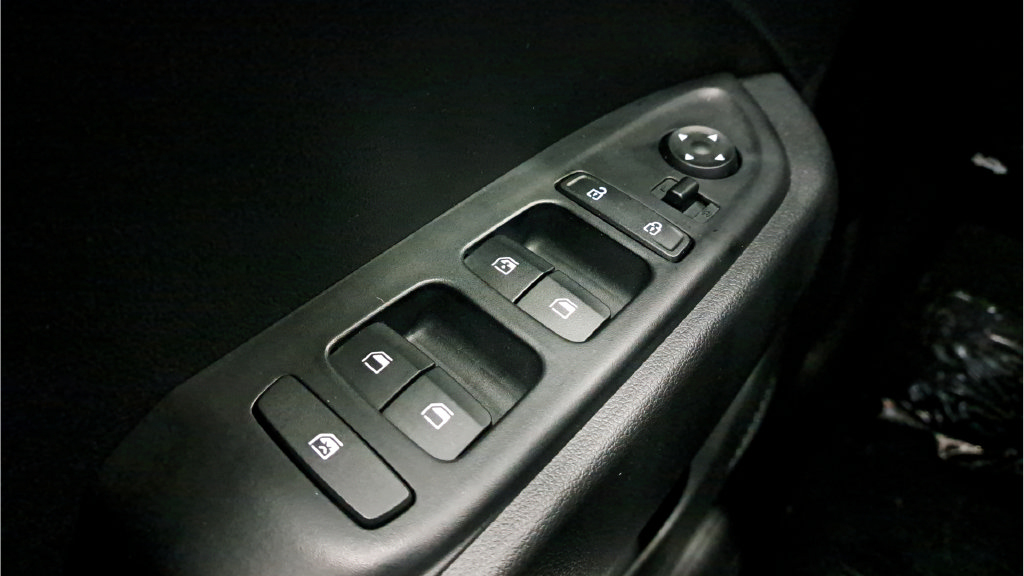Used 2026 Hyundai Venue SEL FWD image 38