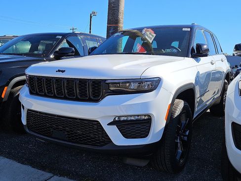 New 2025 Jeep Grand Cherokee Limited image 3