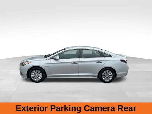 Used 2016 Hyundai Sonata SE image 2