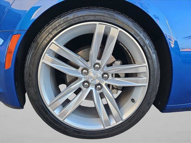 Used 2018 Chevrolet Camaro LT RWD image 22