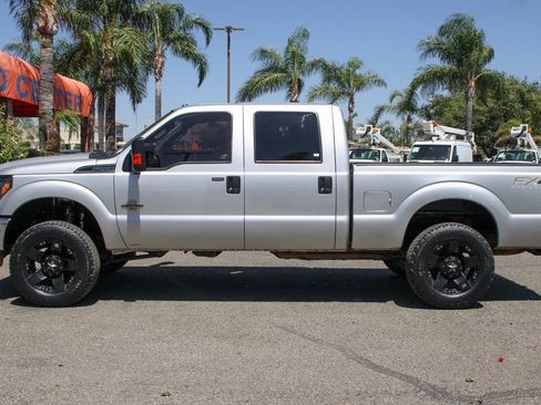 Used 2014 Ford F250 XLT w/ XLT Interior Package image 5