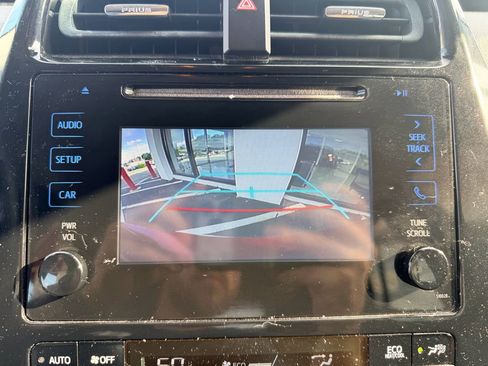 Used 2017 Toyota Prius Two w/ Carpet Mat Package FWD image 5