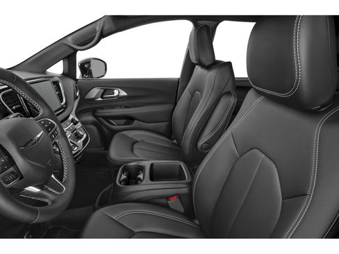 New 2026 Chrysler Voyager LX FWD image 38