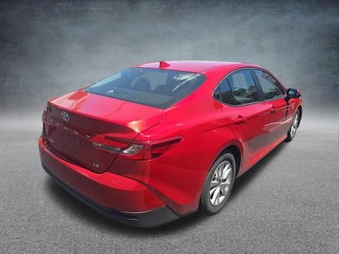 Used 2025 Toyota Camry LE FWD image 5