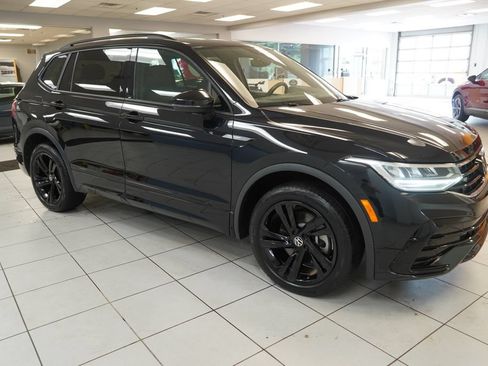 Used 2023 Volkswagen Tiguan SE R-Line AWD/4WD image 14