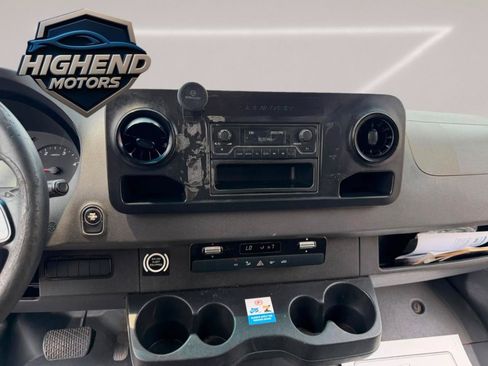 Used 2019 Mercedes-Benz Sprinter 170 image 19