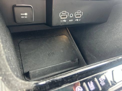 Used 2024 Jeep Wagoneer L Series II w/ Flexible Seating Group AWD/4WD image 15