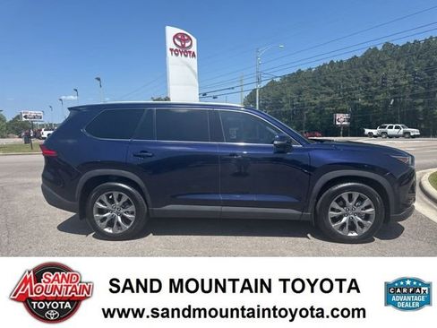 Used 2024 Toyota Grand Highlander Limited image 2