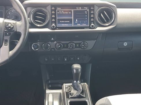 Used 2020 Toyota Tacoma TRD Off-Road w/ Technology Package AWD/4WD image 15