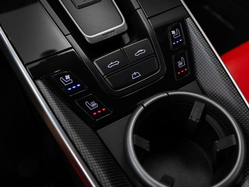 Used 2023 Porsche 911 Turbo image 44