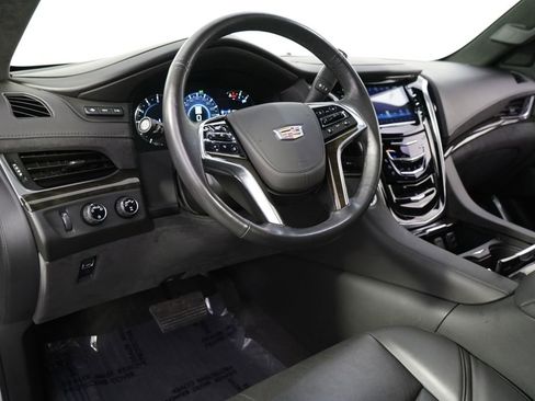 Used 2020 Cadillac Escalade Platinum AWD/4WD image 12