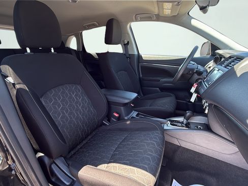 Used 2024 Mitsubishi Outlander Sport ES AWD/4WD image 40