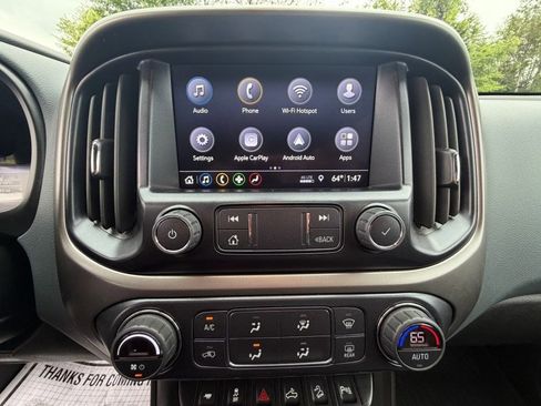 Used 2022 Chevrolet Colorado Z71 AWD/4WD image 17