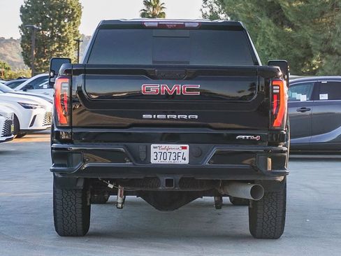 Used 2025 GMC Sierra 2500 AT4 w/ AT4 Premium Plus Package image 3