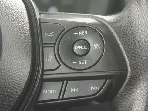 Used 2022 Toyota Corolla LE image 8