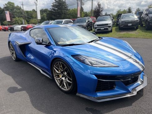 Used 2024 Chevrolet Corvette Z06 RWD image 2