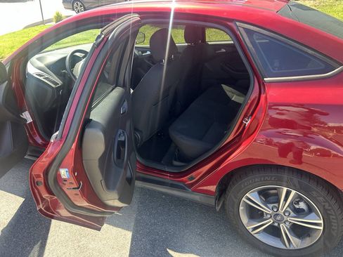 Used 2017 Ford Focus SE FWD image 16