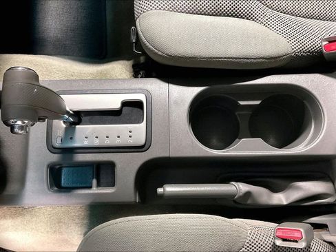 Used 2017 Nissan Frontier SV image 17