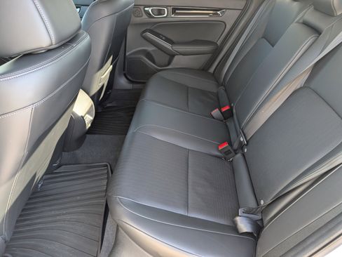 Used 2022 Honda Civic Touring image 11