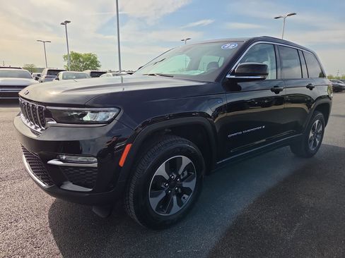 Used 2022 Jeep Grand Cherokee Limited 4xe w/ Luxury Tech Group II image 3