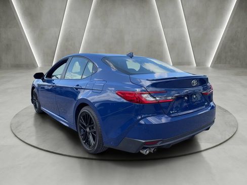 Used 2025 Toyota Camry SE FWD image 5