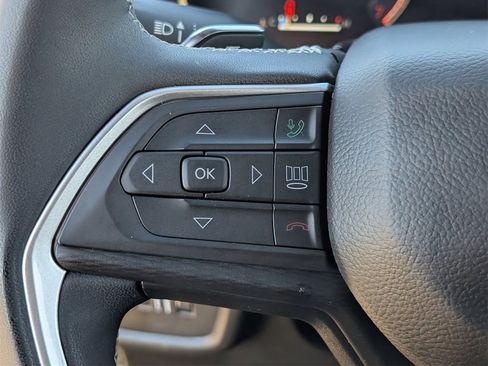 Used 2024 Jeep Grand Cherokee Altitude image 22