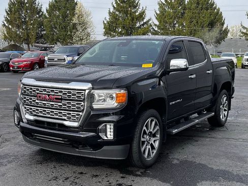 Used 2021 GMC Canyon Denali image 2