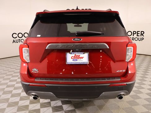 Used 2022 Ford Explorer XLT w/ Equipment Group 202A AWD/4WD image 23