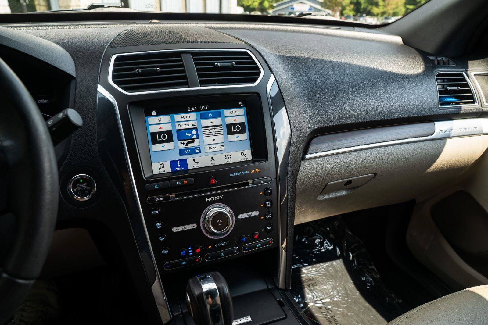 Used 2018 Ford Explorer Limited FWD image 27