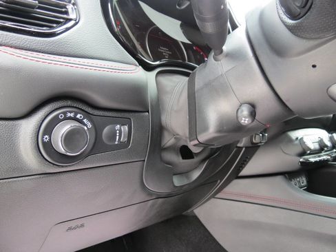 Used 2024 Dodge Durango GT image 9