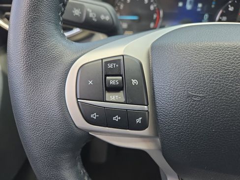 Used 2023 Ford Explorer XLT w/ Equipment Group 202A AWD/4WD image 14