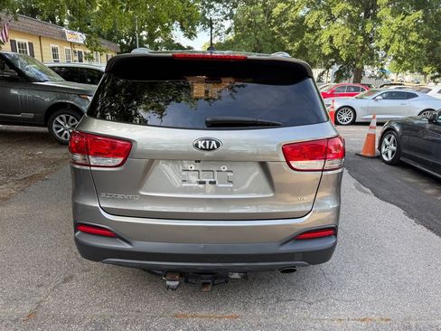 Used 2017 Kia Sorento AWD image 6