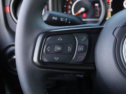 Used 2025 Jeep Wrangler Unlimited Rubicon image 14