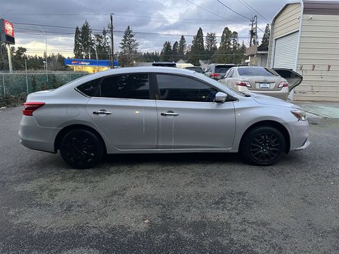 Used 2017 Nissan Sentra SV image 6