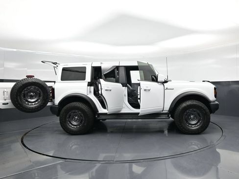 Used 2025 Ford Bronco Outer Banks w/ Sasquatch Package AWD/4WD image 5
