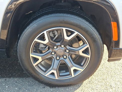 Used 2024 Jeep Wagoneer Series III image 9