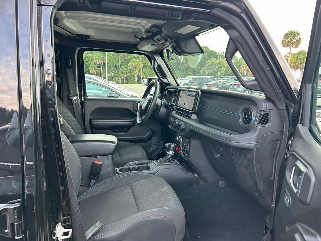Used 2024 Jeep Wrangler Unlimited Rubicon 4xe AWD/4WD image 40