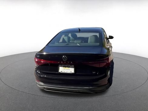 Used 2025 Volkswagen Jetta SE image 11