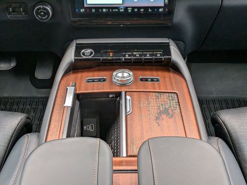 Certified 2025 Lincoln Navigator L Black Label image 23