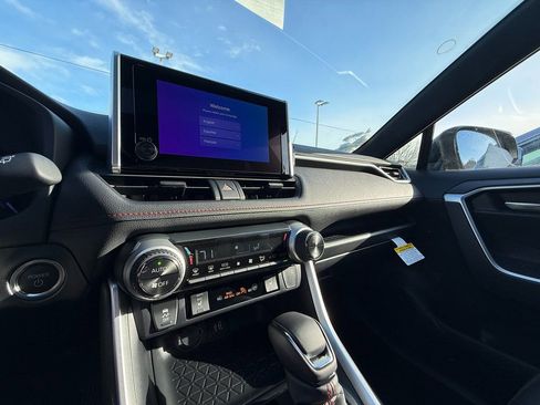 New 2025 Toyota RAV4 SE image 8