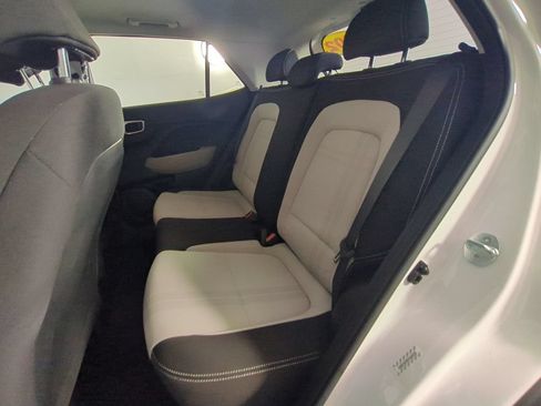 Used 2023 Hyundai Venue SEL FWD image 15