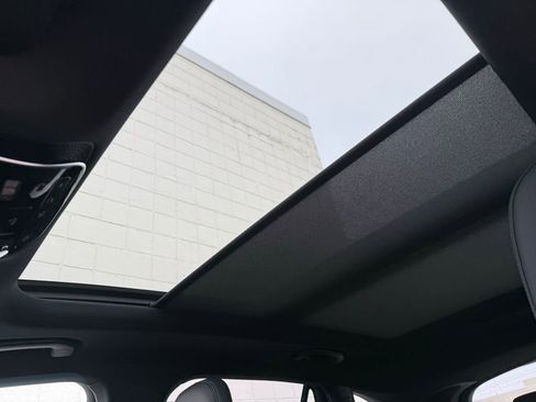 Used 2026 Mercedes-Benz GLC 300 4MATIC image 31