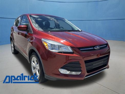 Used 2015 Ford Escape SE FWD image 1