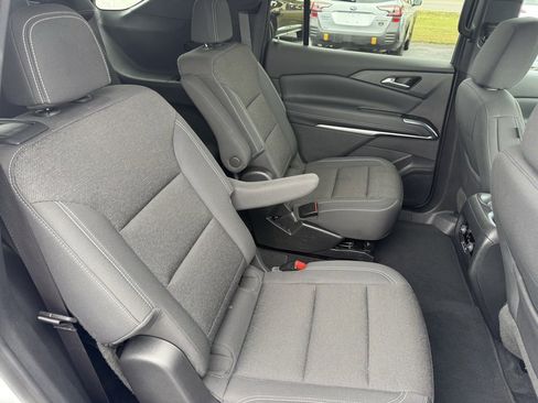 Used 2024 Chevrolet Traverse LT image 14