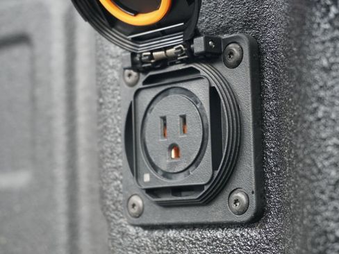 Used 2023 Ford F350 Lariat image 10