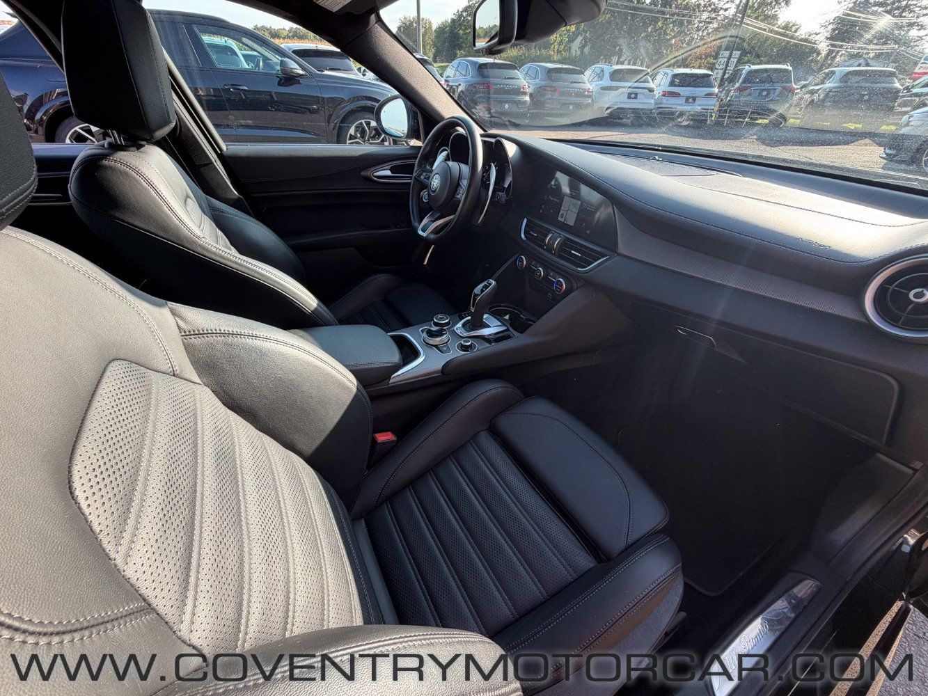 Used 2022 Alfa Romeo Giulia Veloce AWD/4WD image 43