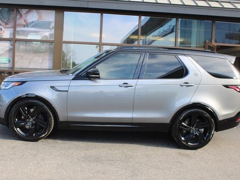 Certified 2025 Land Rover Discovery Dynamic SE image 10