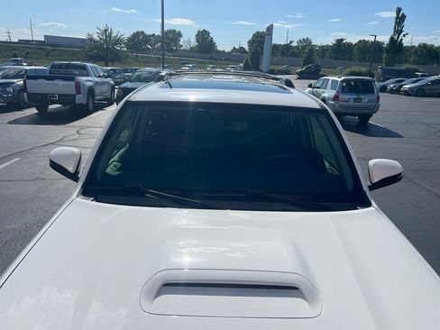 Used 2018 Toyota 4Runner TRD Off-Road Premium AWD/4WD image 8